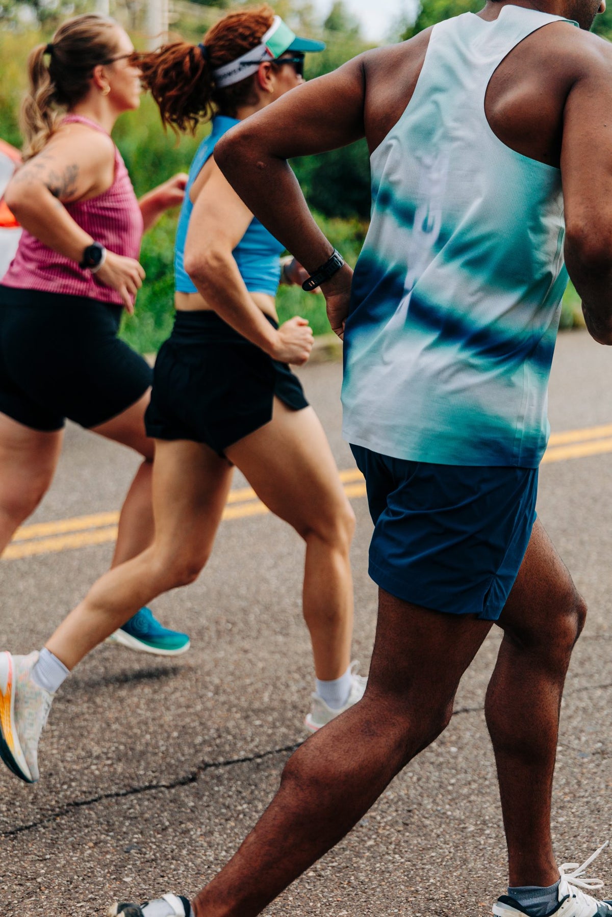 A pack of BOUND runners on a group run